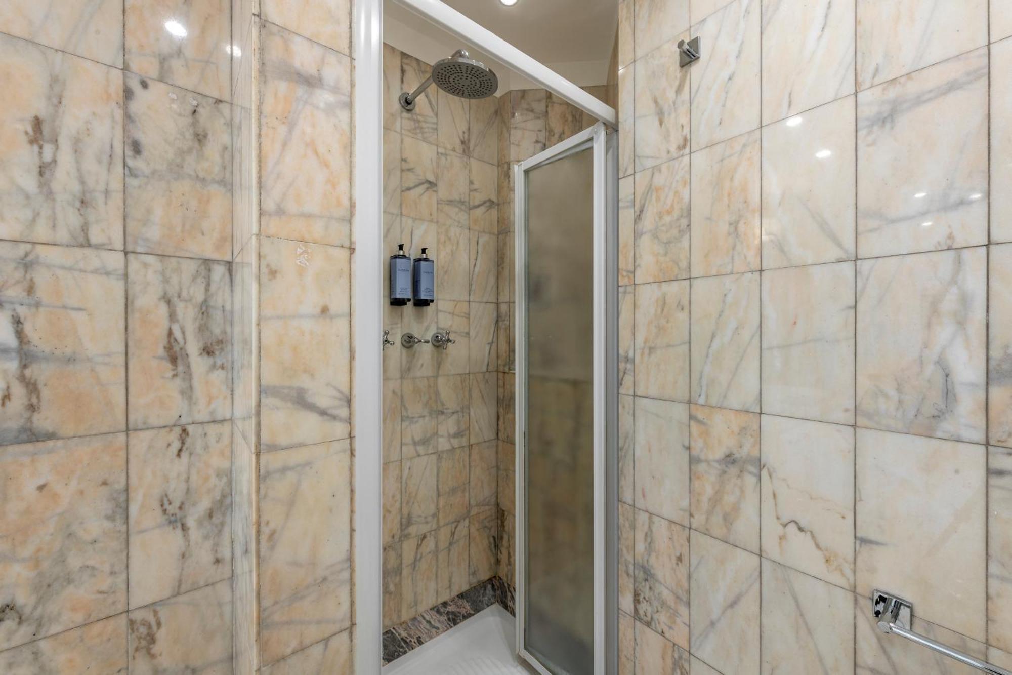 Milan Royal Suites - Duomo Santo Stefano Εξωτερικό φωτογραφία